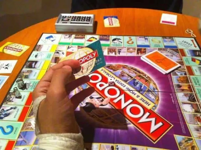Monopoly cu carduri! • Refu Blog