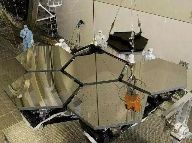 NASA amana lansarea telescopului spatial James Webb • Refu Blog