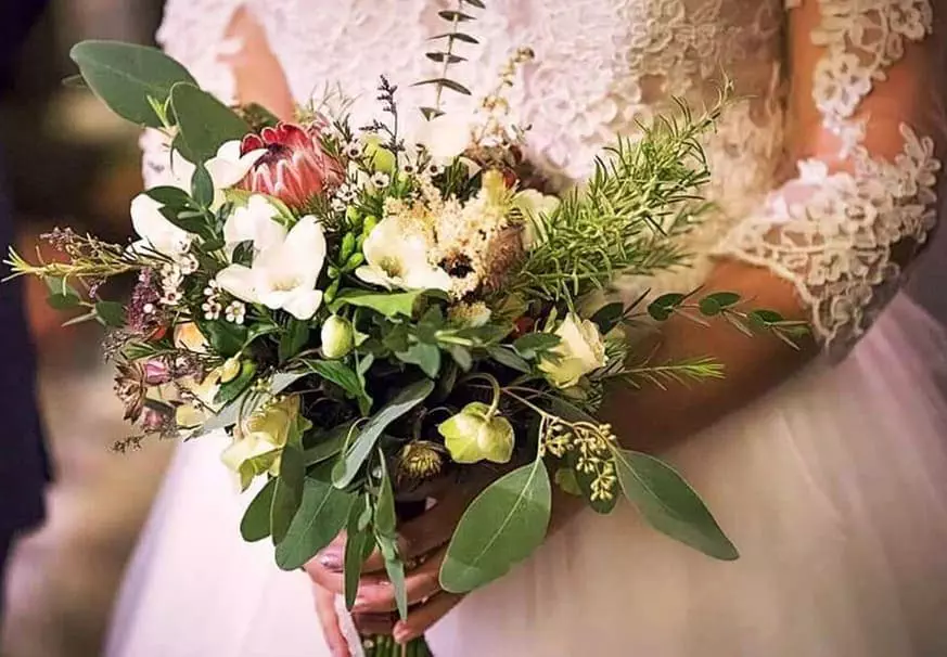 Ce florarie online iti ofera cele mai frumoase flori de nunta • Refu Blog
