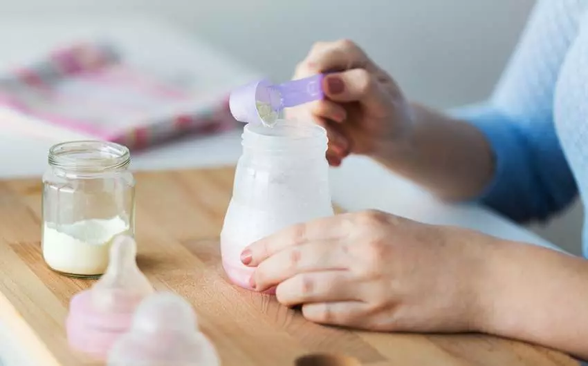 Avantajele hranirii cu lapte praf a bebelusului • Refu Blog