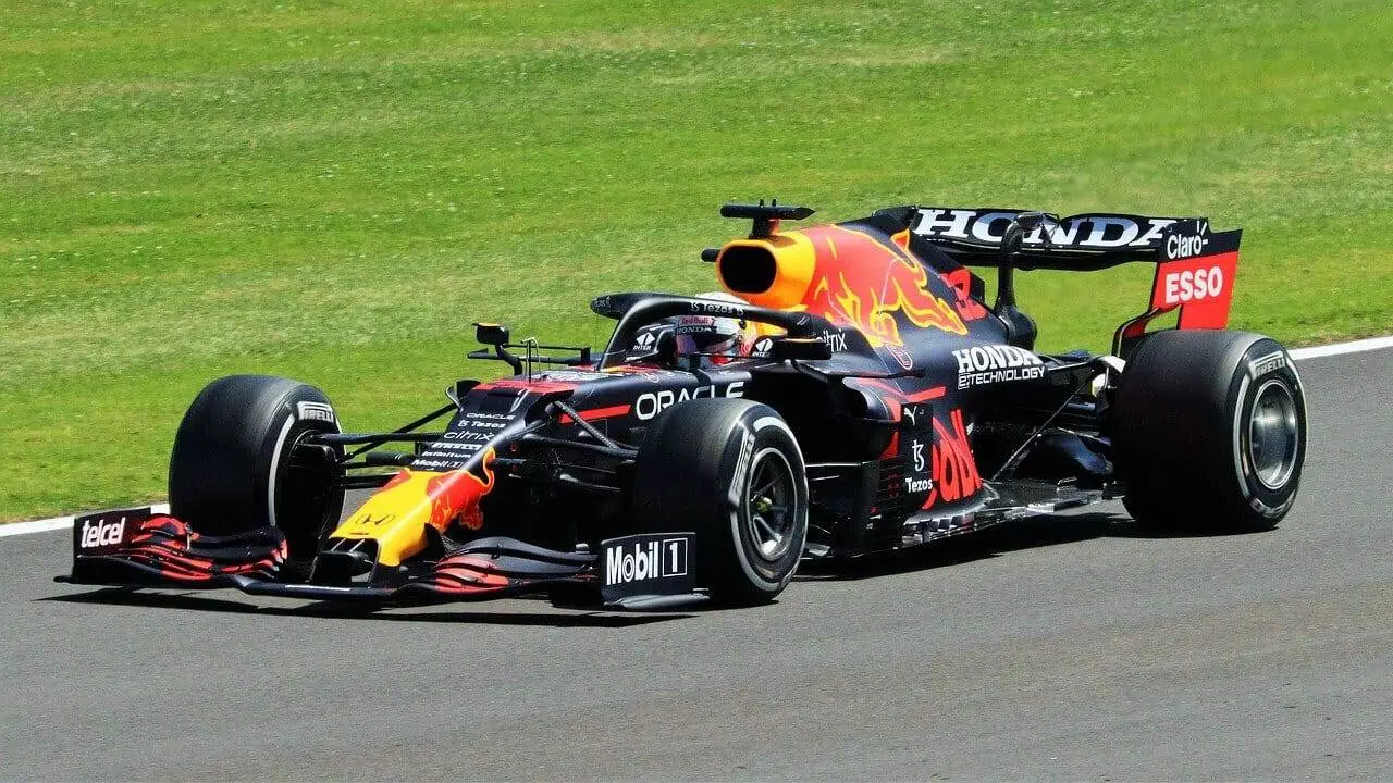 F1: Hamilton si Verstappen la egalitate de puncte in ultima cursa pentru titlul mondial